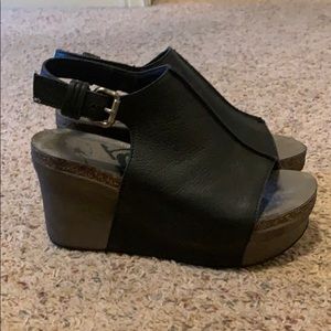 OTBT black and brown leather platforms size 8